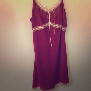 VS maroon & cream slip